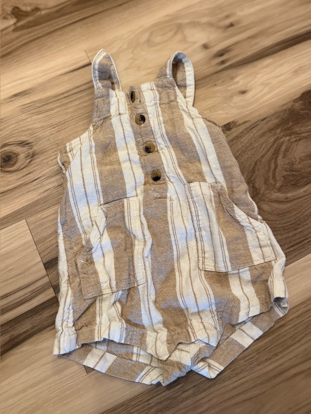 Old Navy Tan & Cream Striped Linen Baby Infant Shorts Romper 6-12 months